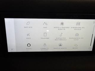 LAND ROVER Defender usata, con USB