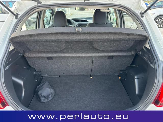 TOYOTA Yaris usata, con Specchietti laterali elettrici