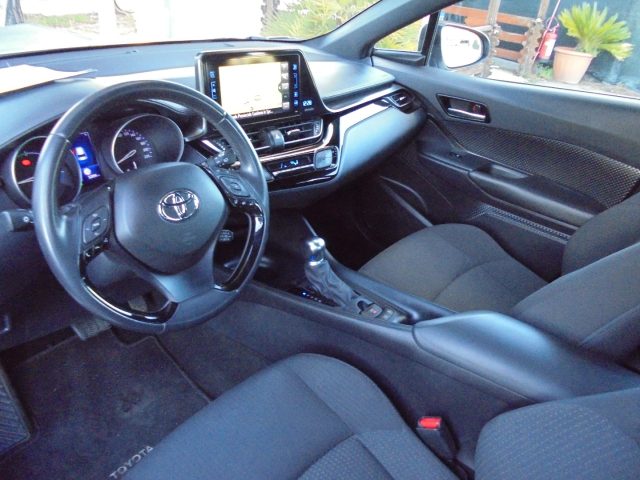TOYOTA C-HR usata 28