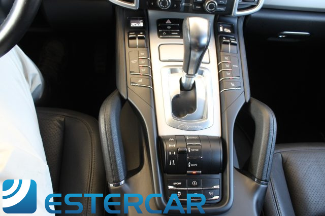 PORSCHE Cayenne usata, con USB