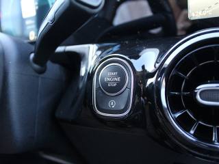 MERCEDES-BENZ GLA 200 usata, con Autoradio digitale