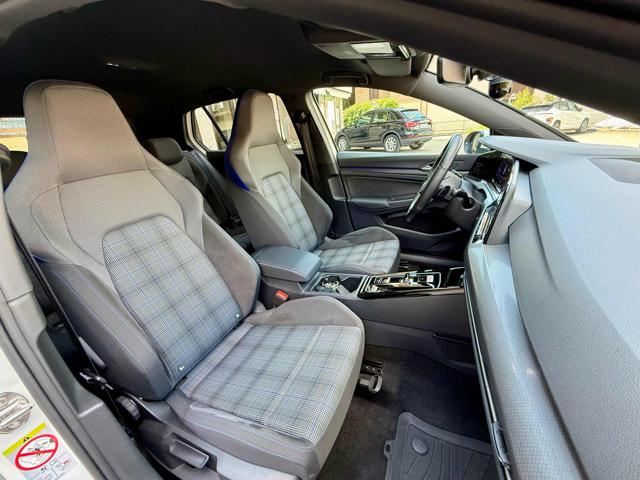 VOLKSWAGEN Golf usata, con Park Distance Control