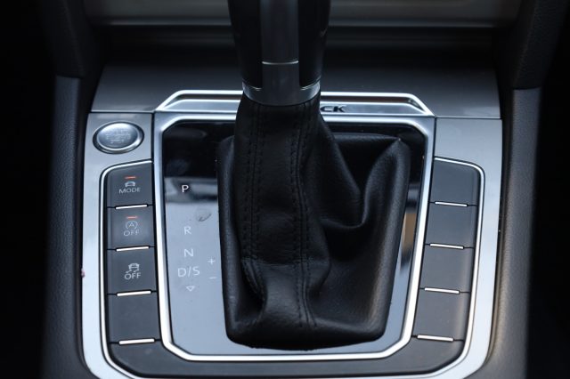 VOLKSWAGEN Passat Alltrack usata, con Touch screen