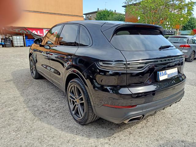PORSCHE Cayenne usata, con Autoradio