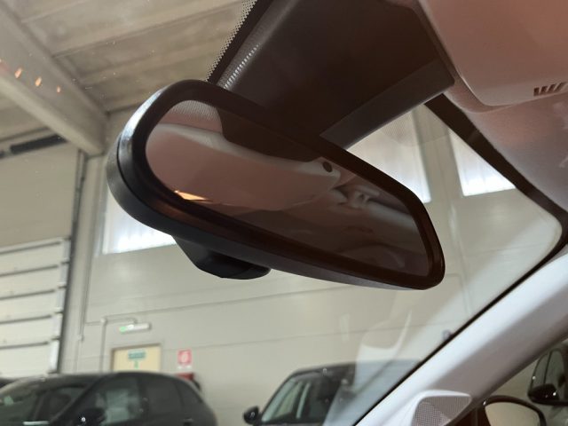 PEUGEOT 208 usata, con Touch screen