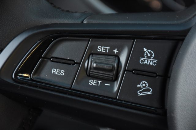 ALFA ROMEO Stelvio usata, con Sedile posteriore sdoppiato