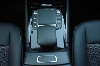 MERCEDES-BENZ GLA 200 usata, con Park Distance Control