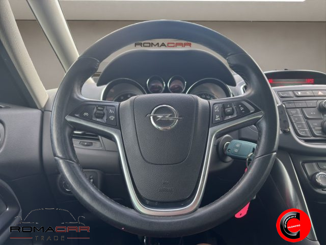 OPEL Zafira Tourer usata, con Chiusura centralizzata