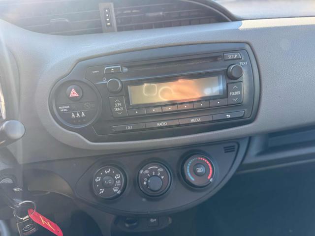 TOYOTA Yaris usata, con Specchietti laterali elettrici