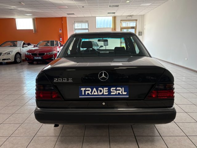 MERCEDES-BENZ 200 usata 4