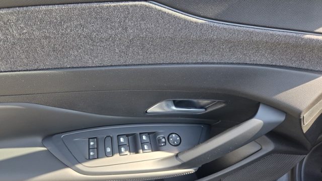 PEUGEOT 408 usata, con Volante in pelle