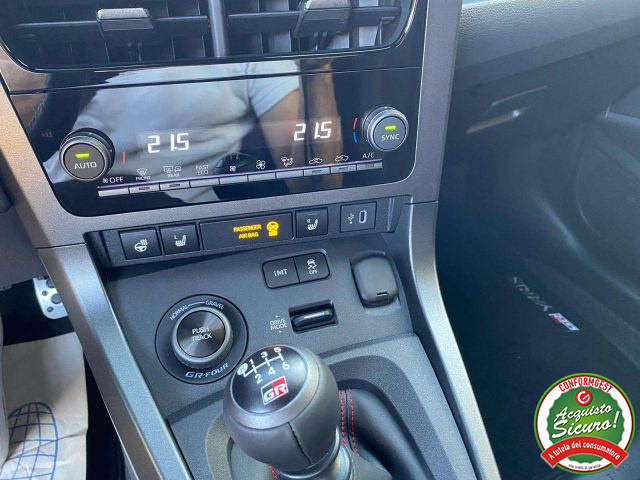 TOYOTA Yaris usata, con Fendinebbia