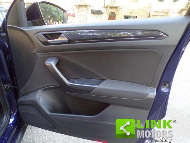 VOLKSWAGEN T-Roc usata, con Isofix