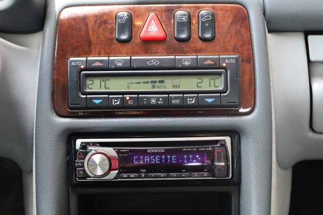 MERCEDES-BENZ CLK 200 usata, con Isofix