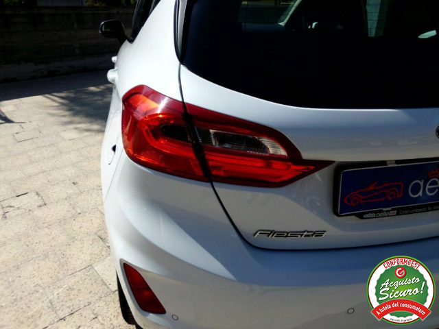 FORD Fiesta usata, con Hill holder