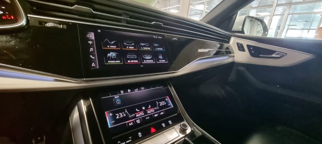 AUDI Q8 usata 37