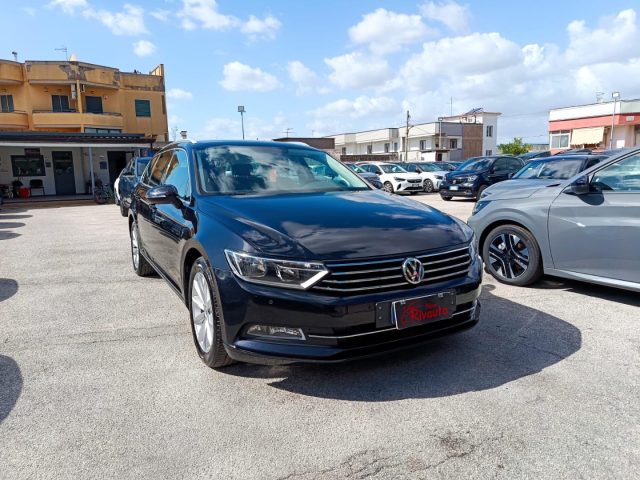 VOLKSWAGEN Passat Variant usata, con Airbag