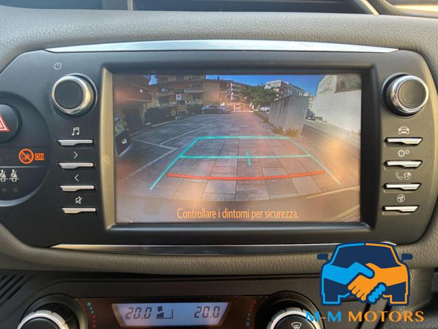 TOYOTA Yaris usata, con Volante in pelle