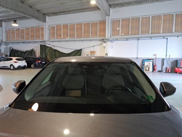 LAND ROVER Range Rover Velar usata, con Cruise Control