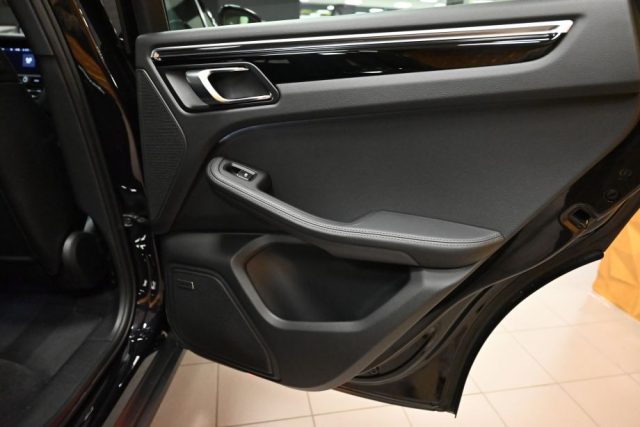 PORSCHE Macan usata 75