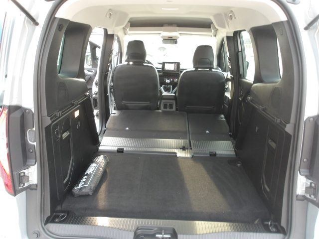 RENAULT Kangoo usata, con Luci diurne LED