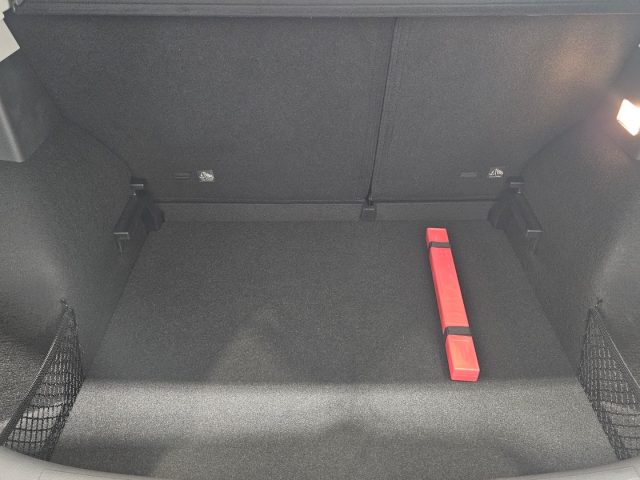 MG ZS usata, con USB