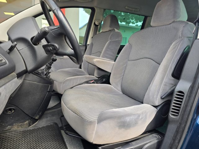 PEUGEOT 807 usata, con Spoiler