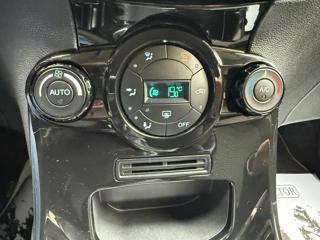 FORD Fiesta usata, con Specchietti laterali elettrici