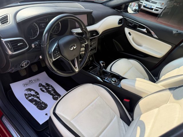 INFINITI Q30 usata, con Autoradio