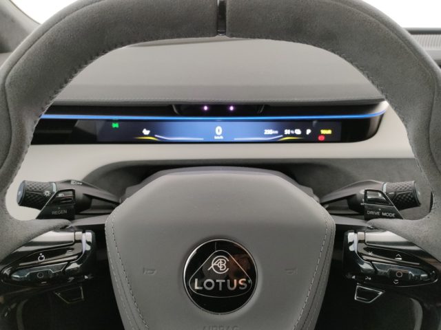 LOTUS Emeya usata, con Fari LED