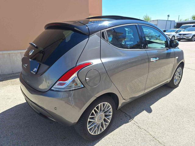 LANCIA Ypsilon usata, con Autoradio