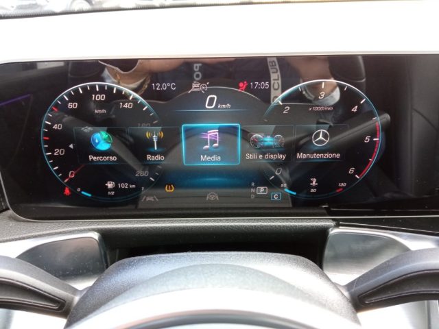 MERCEDES-BENZ GLB 200 usata, con USB