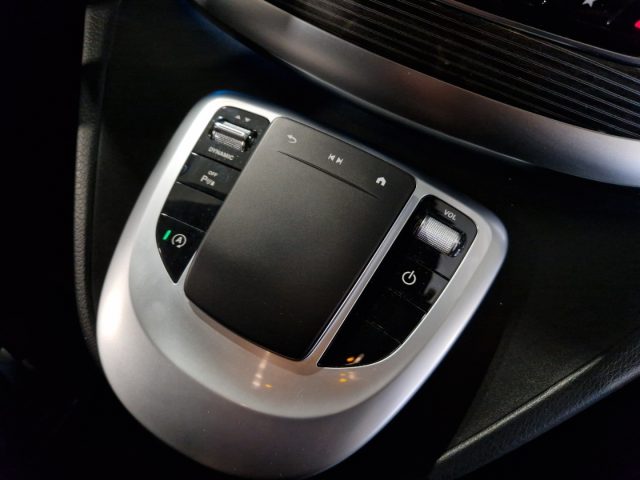 MERCEDES-BENZ V 250 usata, con Controllo vocale