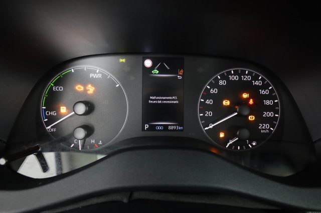 TOYOTA Yaris usata 11