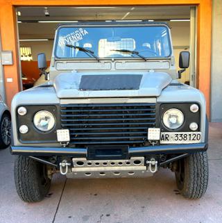LAND ROVER Defender usata 1