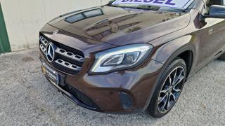 MERCEDES-BENZ GLA 180 usata, con Alzacristalli elettrici