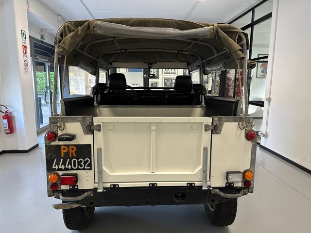 LAND ROVER Defender usata 5