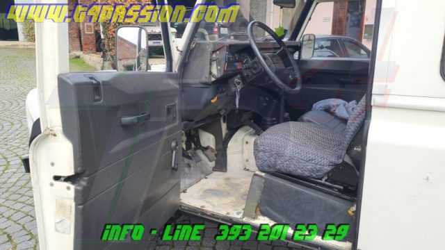 LAND ROVER Defender usata 8