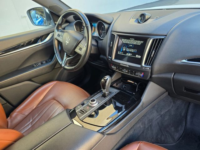 MASERATI Levante usata, con Fendinebbia