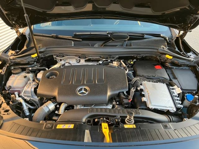MERCEDES-BENZ GLA 180 usata, con Controllo trazione