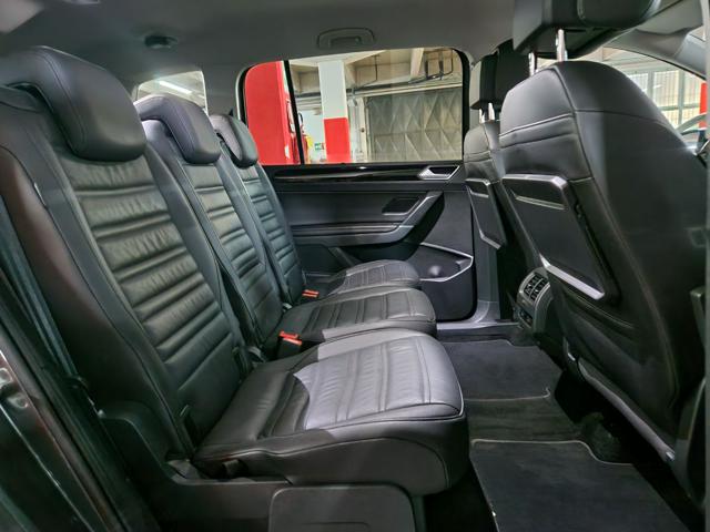 VOLKSWAGEN Touran usata, con Volante in pelle