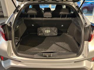 TOYOTA C-HR usata, con Autoradio