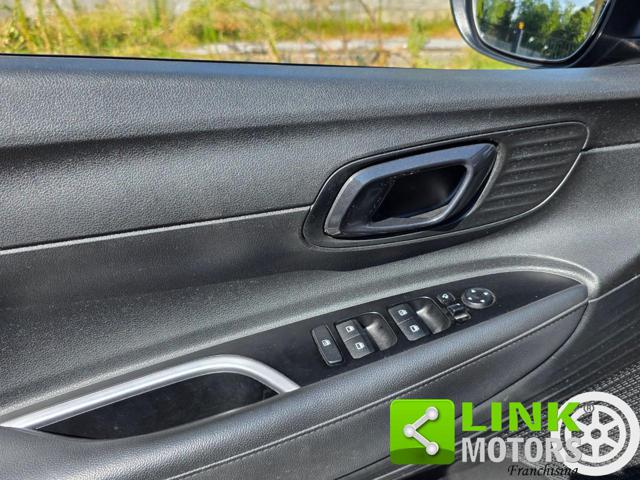 HYUNDAI Bayon usata, con Hill holder
