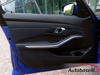 BMW 330 usata, con Sensori di parcheggio posteriori