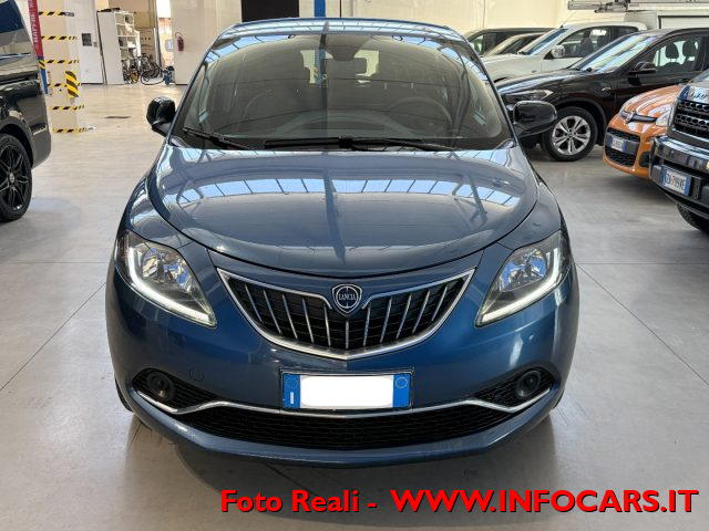 LANCIA Ypsilon usata, con Luci diurne LED