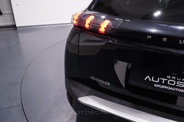 PEUGEOT 2008 usata, con Sensore di luce