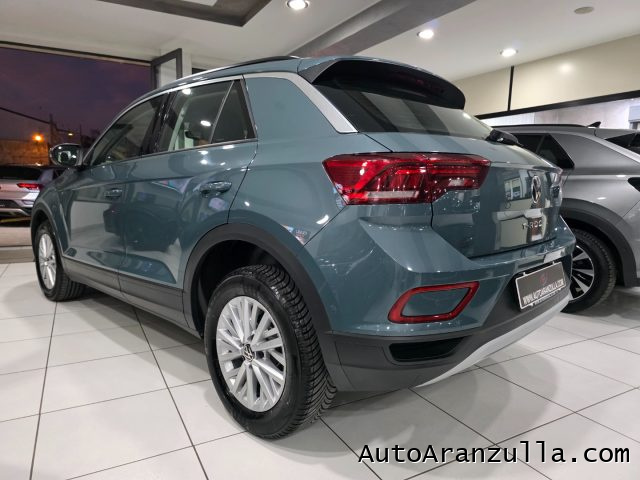 VOLKSWAGEN T-Roc usata, con Autoradio