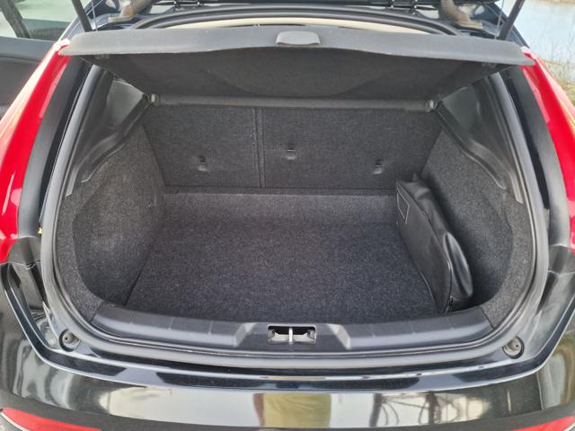 VOLVO V40 usata 22