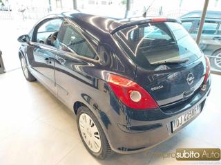 OPEL Corsa usata, con Airbag laterali
