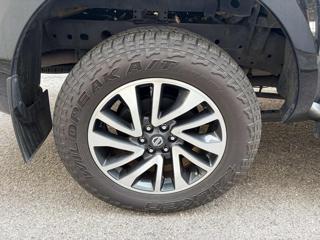 NISSAN Navara usata, con Gancio traino